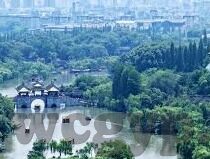 91麻豆丝袜精品一区-探访91麻豆丝袜精品一区 —— 时尚潮流与传统美学的融合体验